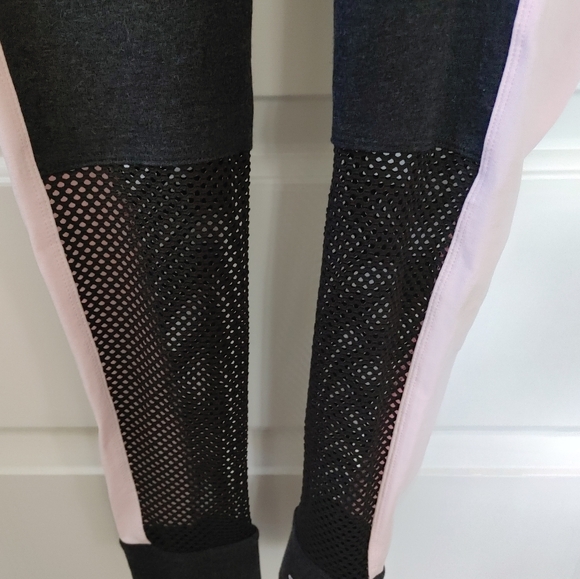 NWT PINK Yoga Leggings ~ Size XS - Picture 2 of 8
